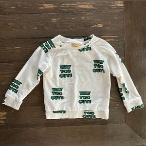 Hugo loves tiki crewneck sweatshirt size 4T